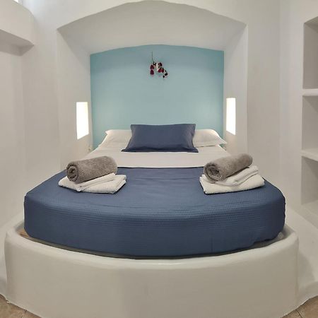 Blue Mare Apartments On The Beach Firopotamos Room photo
