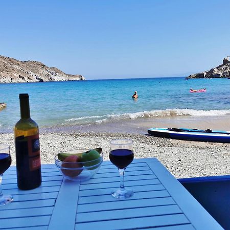 Blue Mare Apartments On The Beach Firopotamos Room photo
