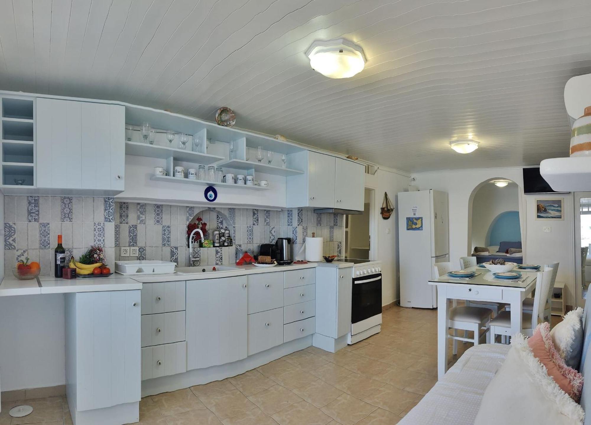 Blue Mare Apartments On The Beach Firopotamos Room photo