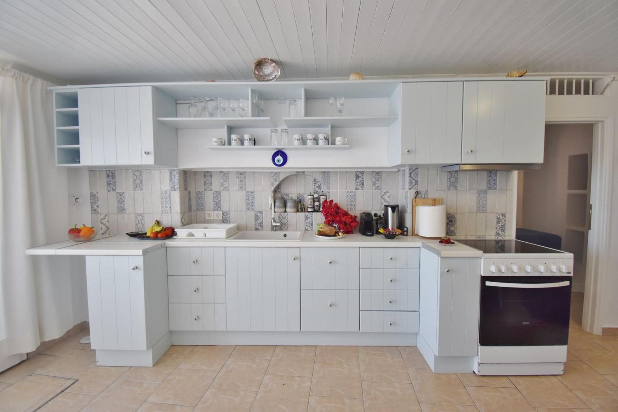 Blue Mare Apartments On The Beach Firopotamos Room photo