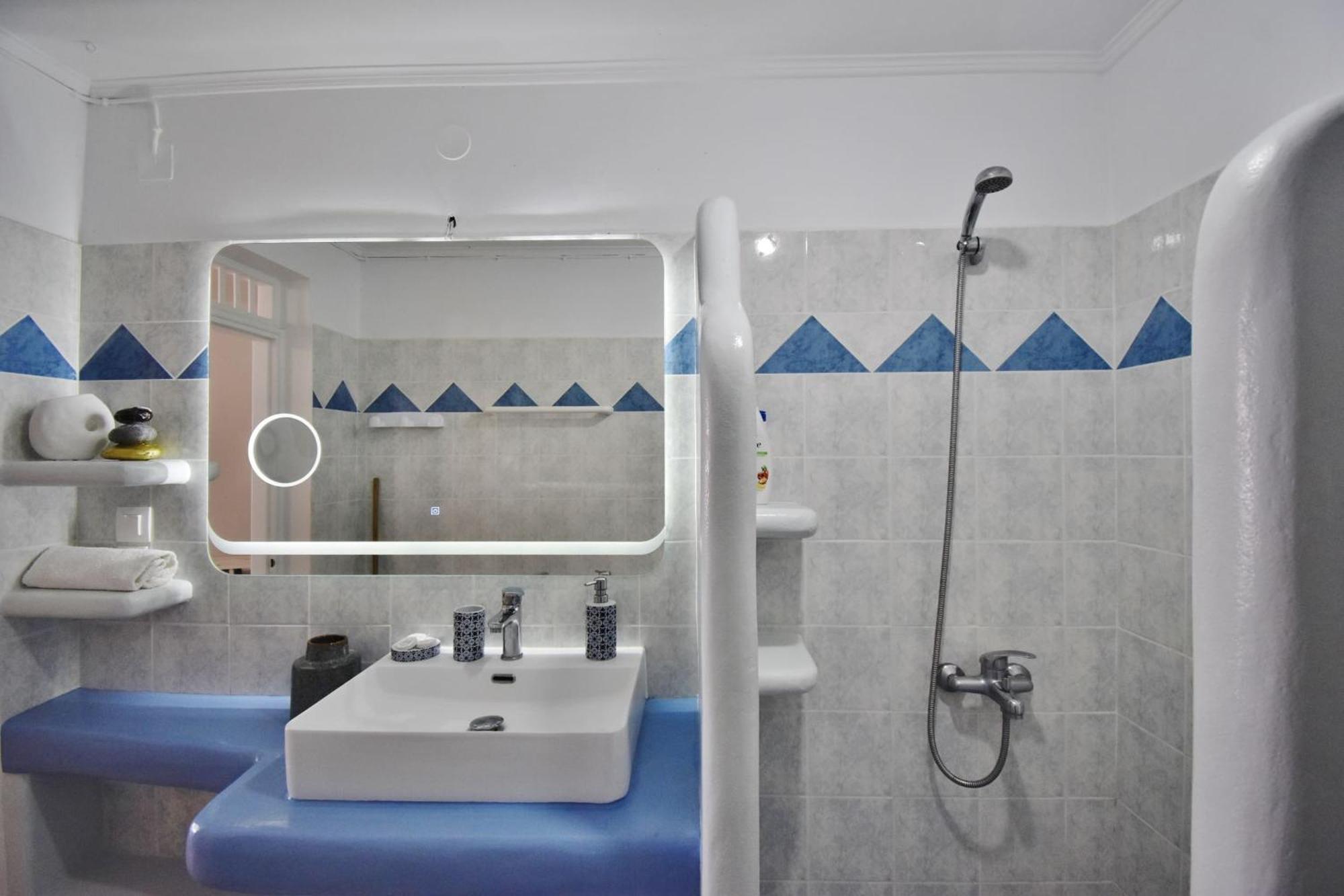 Blue Mare Apartments On The Beach Firopotamos Room photo