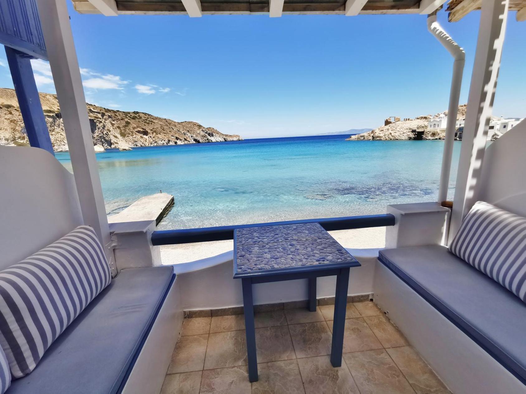 Blue Mare Apartments On The Beach Firopotamos Room photo