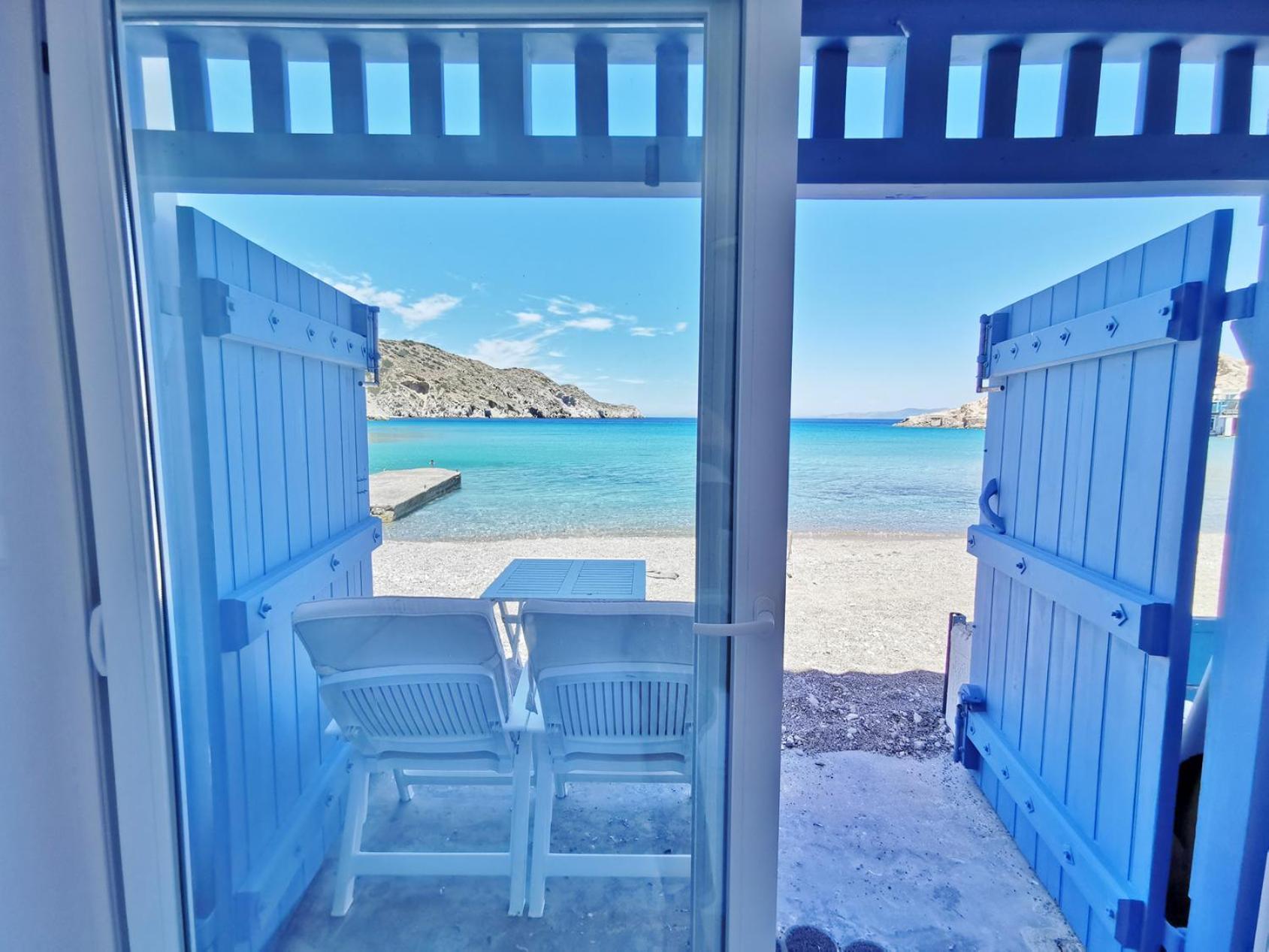 Blue Mare Apartments On The Beach Firopotamos Room photo