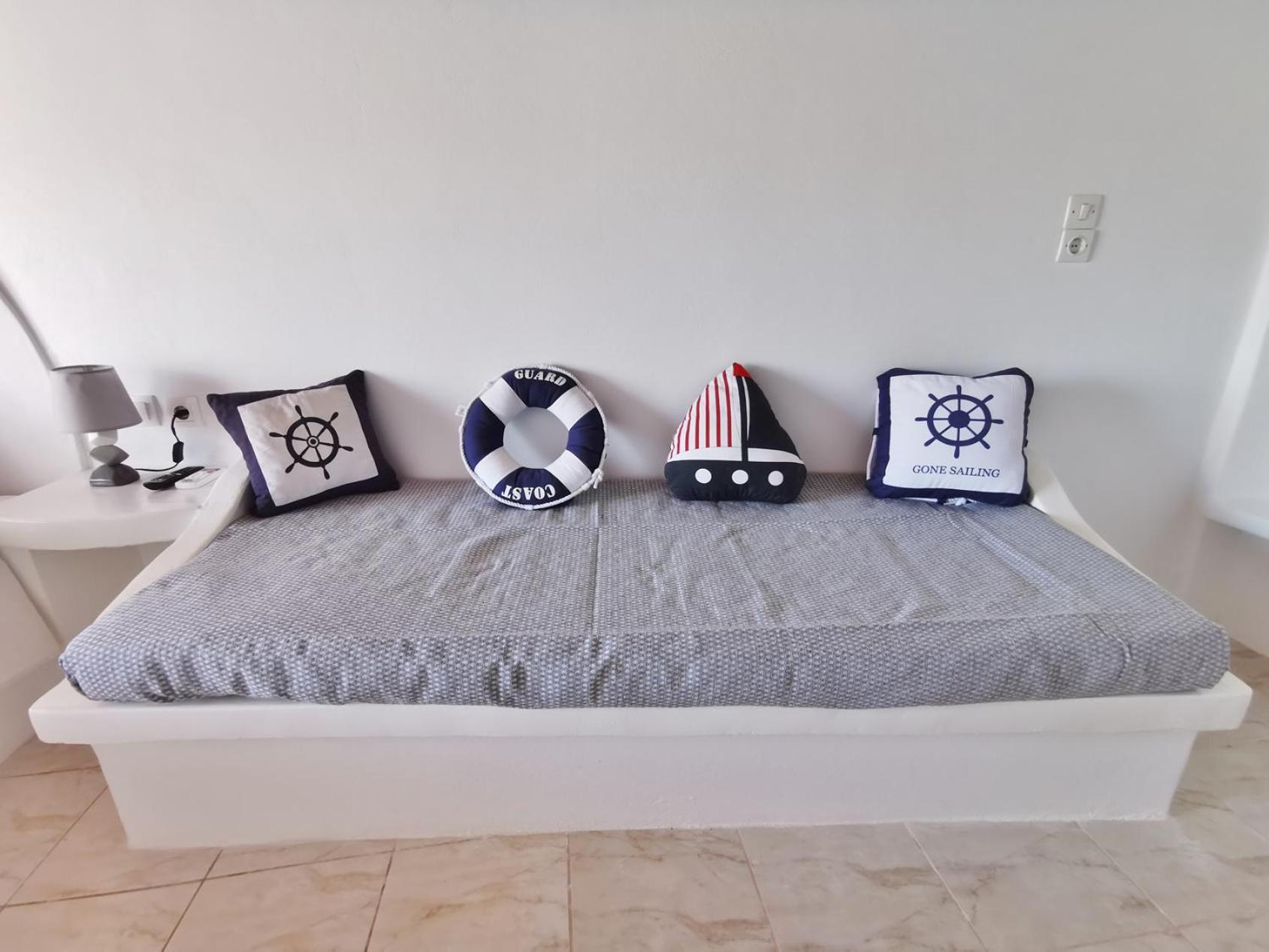 Blue Mare Apartments On The Beach Firopotamos Room photo