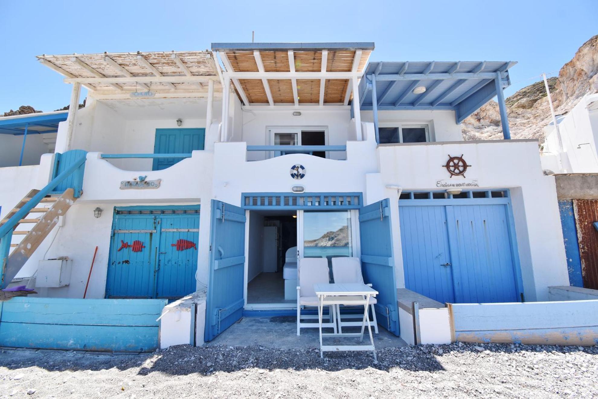 Blue Mare Apartments On The Beach Firopotamos Room photo