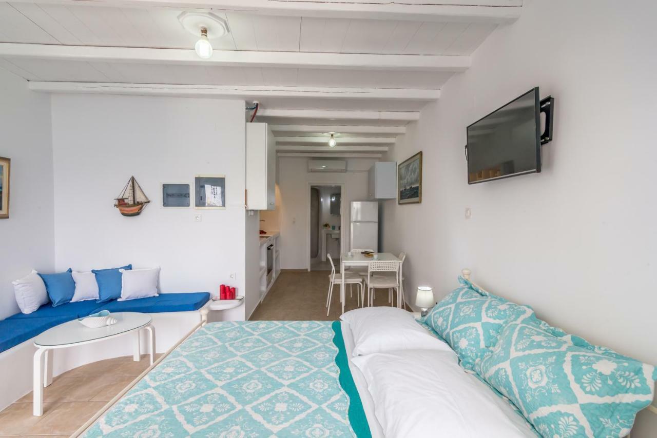 Blue Mare Apartments On The Beach Firopotamos Exterior photo